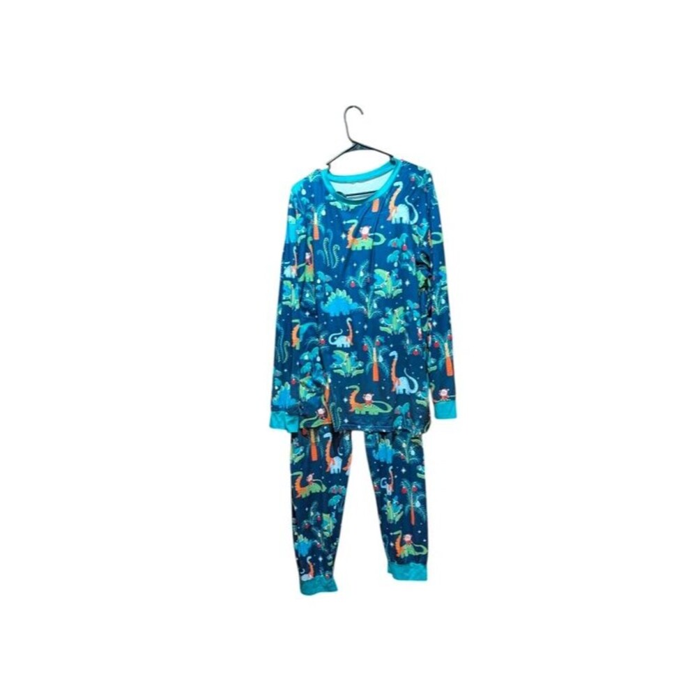 Womans Long Sleeve Multi Colored Christmas Pajama Set. Size Large Unbranded